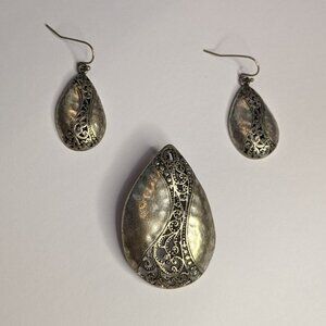 Premier Designs Vintage Signed Earrings with Matching Pendant Silver Tone Metal